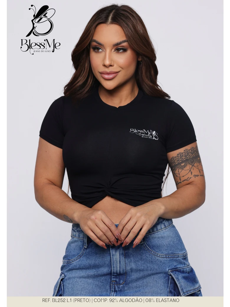 Foto do produto Blusa Feminina Detalhe Frente Estampas Variadas