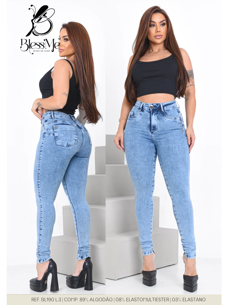 Foto do produto Calça Skinny Tradicional Bordado Frente