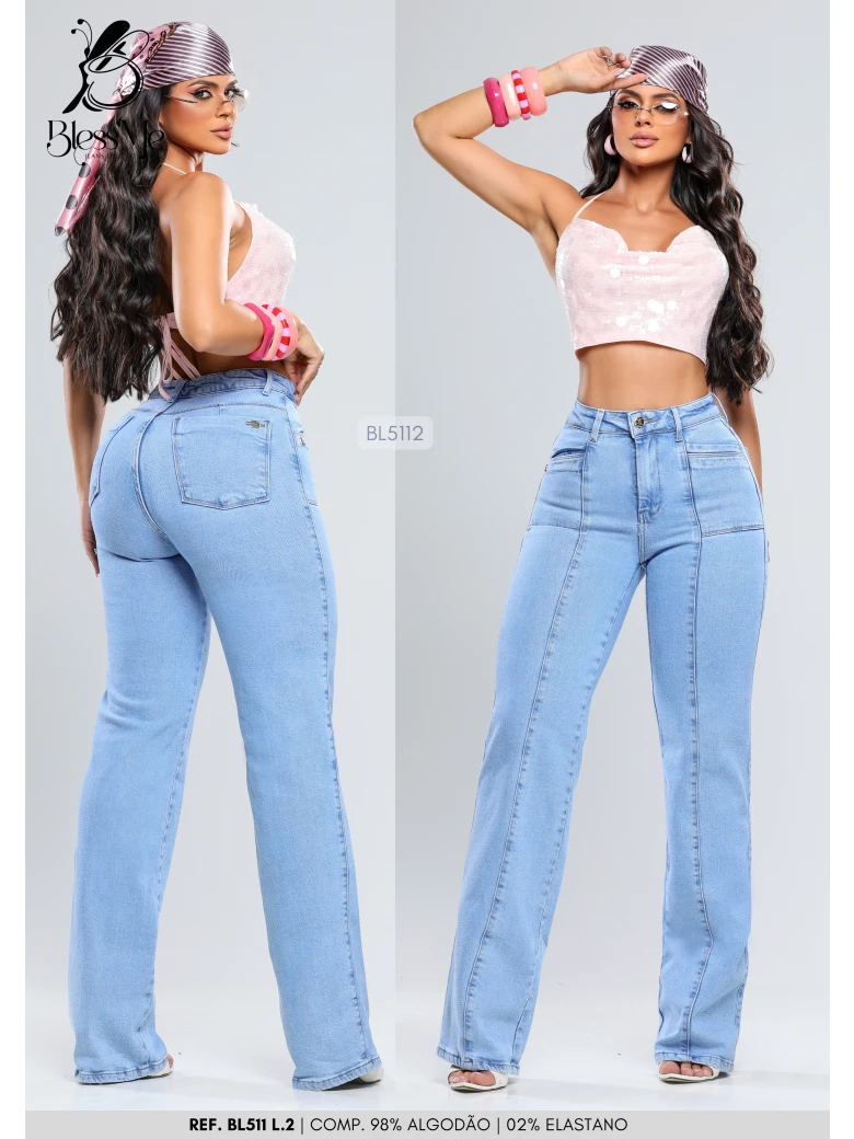 Foto do produto Calça Wie Leg Recortes