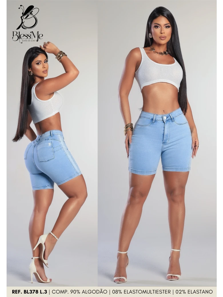 Foto do produto Bermuda Meia Coxa Com Recorte e Bordado