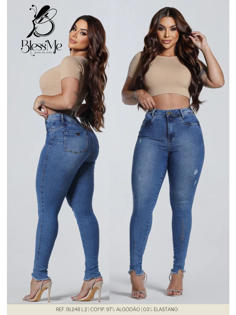 Foto do produto Calça Skinny Barra A Fio C/ Bordado