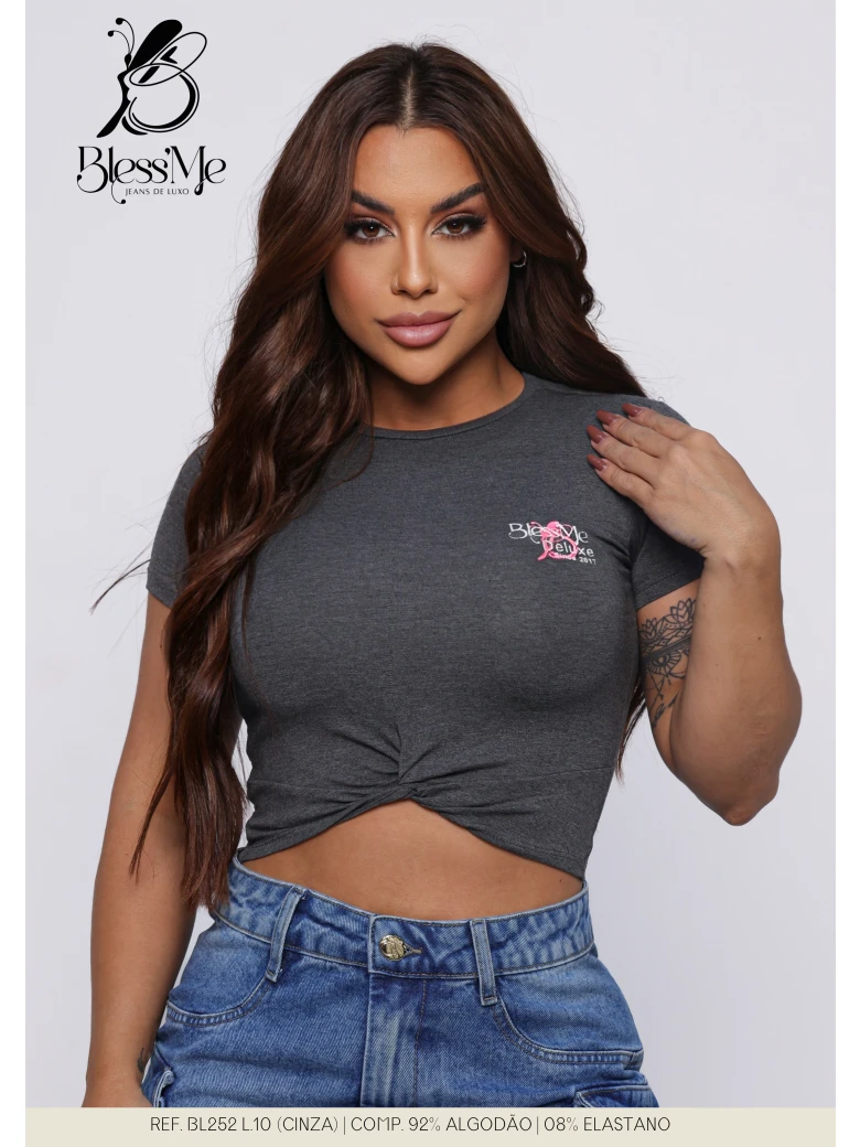 Foto do produto Blusa Feminina Detalhe Frente Estampas Variadas