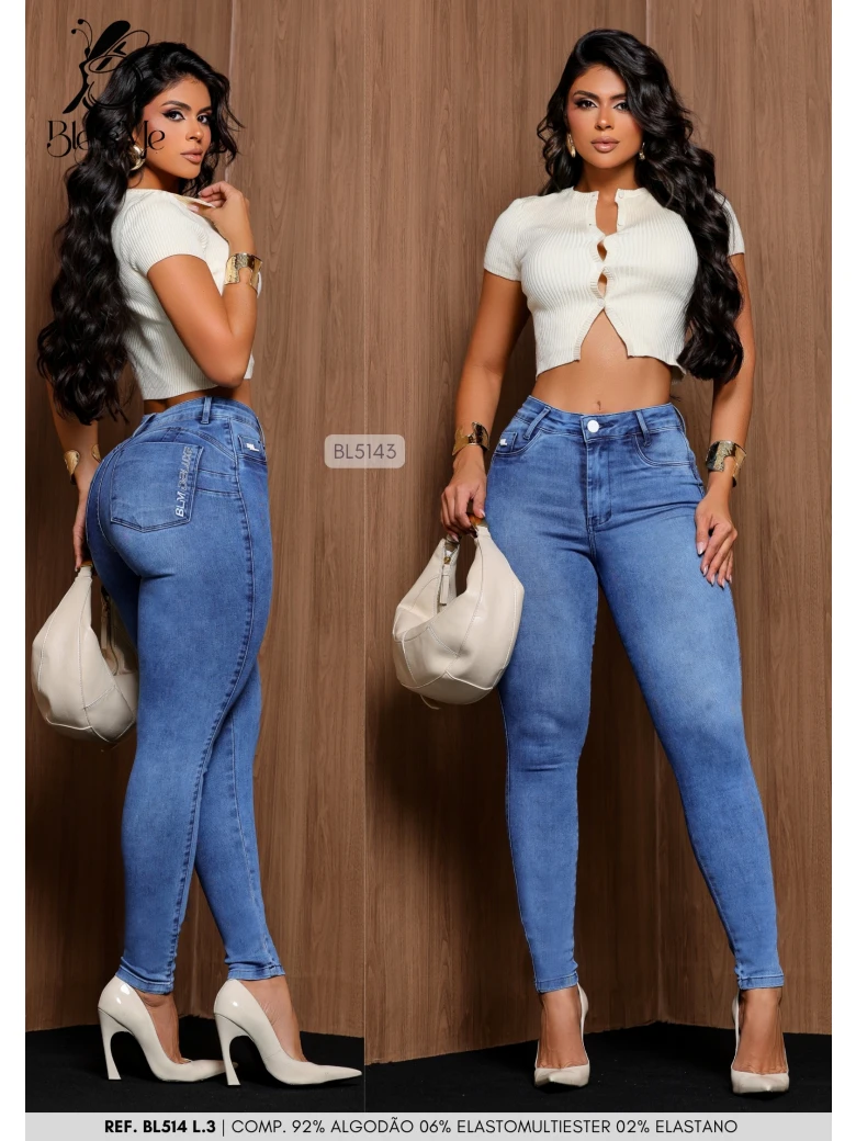 Foto do produto Calça Skinny Bordado Bolso