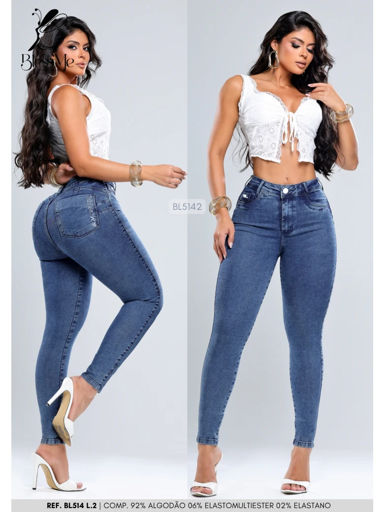 Foto do produto Calça Skinny Bordado Bolso